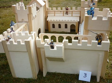 Ein kinderspielzeug, mit dem schon der opa oder die oma gespielt. Ritterburg selbst gebaut - schleich dich, Papo! | Zwergkaninchen Blog | Ritterburg, Burg ...
