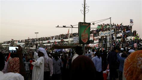 تحويل 30 يونيو من يوم للانقضاض على الديمقراطية. سقوط أول قتيل في مليونية 30 يونيو بـ السودان | صحيفة ...