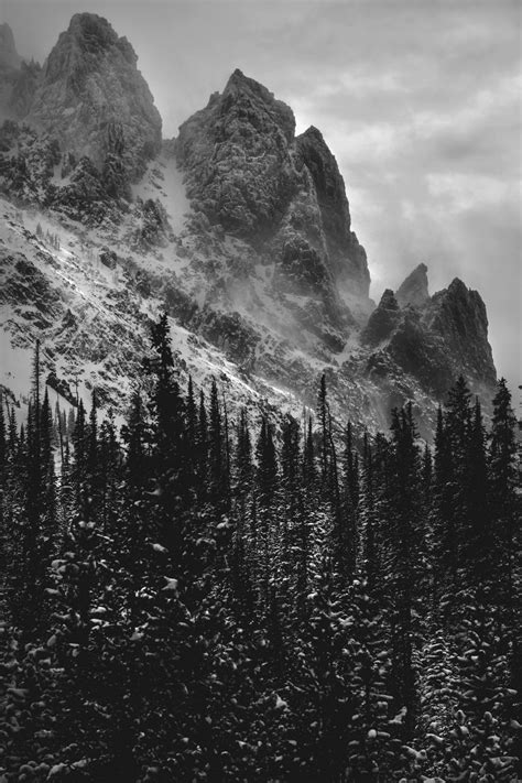 Download Wallpaper 800x1200 Bw Mountains Rocks Snow Iphone 4s4 For