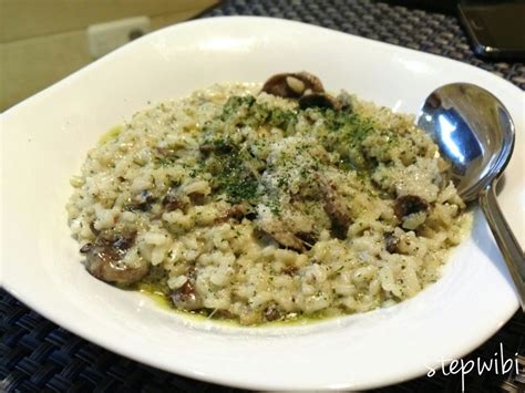 Untuk makanan tertentu maka roti pun harus disesuaikan jenis dan rasanya. 6 Risotto, Makanan Khas Italia Ter-enak di Jakarta ...