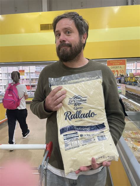 Huberto Bourlon el Guiso on Twitter Encontré el paquete de queso rallado del tamaño justo