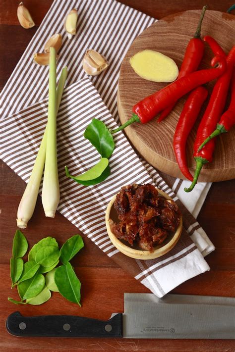 Remove the chicken, and lightly reduce the pan liquids on top of the tamarind, with its sour fruity flavour, is used, like sumac, instead of lemon juice or vinegar. Tamarind-Glazed Roast Chicken | Season with Spice
