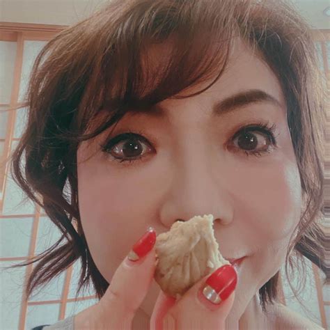 モモコさんのインスタグラム写真 モモコinstagram 「大好きな栗きんとん💓 栗の味しかしない ️ 最高〜😍 今回配信のyoutube『モモコ新聞』は、新企画のモモコ s キッチン