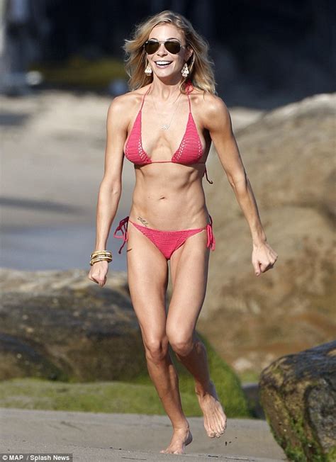 Cate Blanchett Hot Bikini Life Styles
