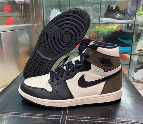 Air Jordan 1 Dark Mocha 555088 105 2020 Release Date Sbd