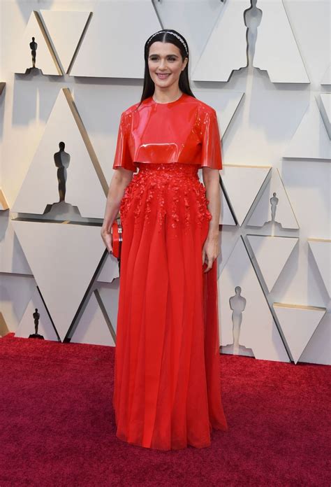 Halle berry has hit the red carpet with a new hairdo, but her bold look in addition to the traditional dolby theatre venue, celebrities have hit the red carpet at the union station in los angeles as well as several other. Rachel Weisz - Oscars 2019 Red Carpet