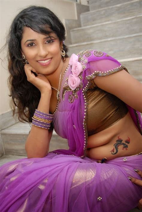 Telugu Actress Sravya Reddy Latest Saree Navel Show Photos