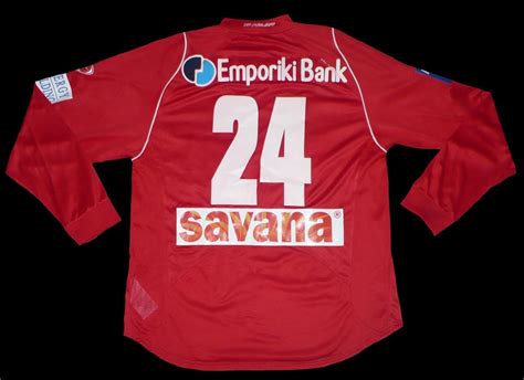 Elements of old dinamo bucharest badges combined to create a new crest. Dinamo Bucuresti Home football shirt 2007 - 2008. Added on ...