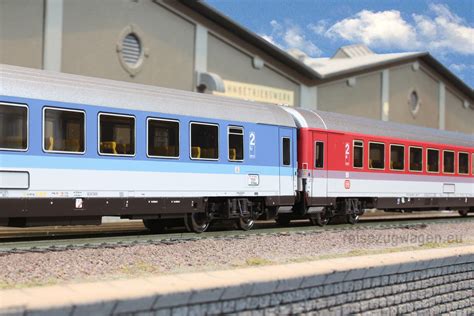 Sieben wagen mit stahlfedern wurden mit geringfügigen änderungen am wagenkasten als apmz123 ausgeliefert. Archive Galerie - reisezugwagen.eu