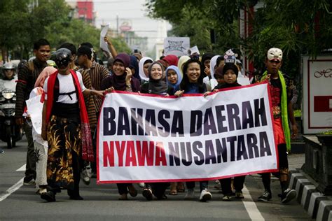 Ancaman Kepunahan Bahasa Bahasa Daerah Di Indonesia Nusantara Institute
