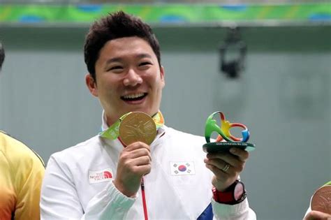 유튜브에서 고품질의 mp3를 다운로드하고 변환하세요. 포토 진종오 금메달! 올림픽 사격 3연패-국민일보