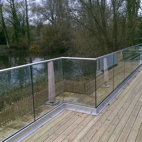 China Fence Railing U Channel Aluminum Balcony Railing Balustrade Glass