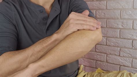 Discomforts Elbow Pain Treatmentsymptomscauses And Remedies