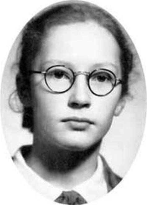 Алла пугачева — известная певица, продюсер, режиссер, актриса, ведущая, ставшая легендой эстрады. Алла Пугачева в детстве и юности :: фотообзор :: Алла ...