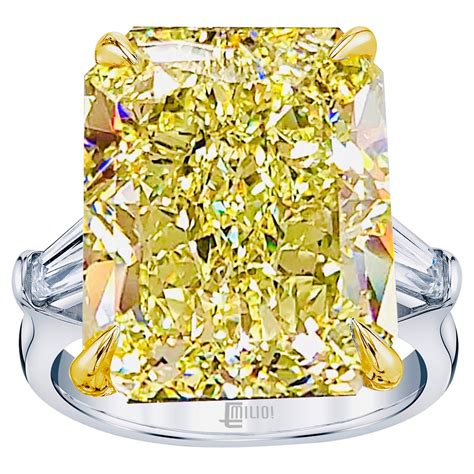 700 Carat Fancy Brownish Yellow Diamond Ring At 1stdibs Fancy Brown