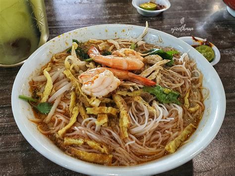 Pay with credit card or ewallets. Titian Perjalanan : Laksa Sarawak di Dayang Sarawak Corner ...