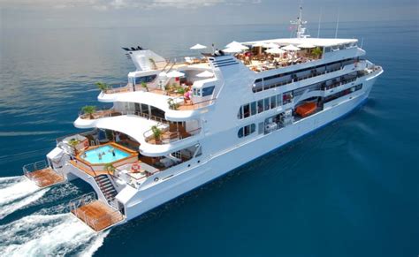 Boutique 60 mtr. Catamaran Cruise Ship