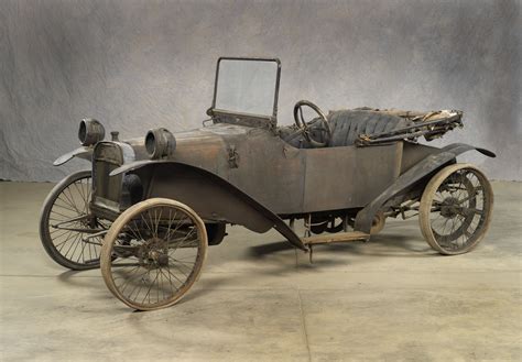 1914 ZIP CYCLECAR ROADSTER: In 1913, a new class of vehicle was