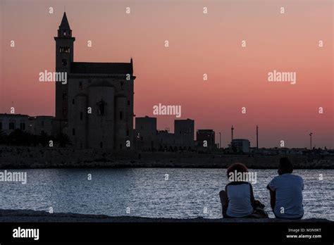 Remembering the good times Stock Photo - Alamy