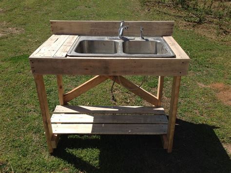 Today's outdoor kitchen sink features, in fact, may astound you. 20+ Easy Wood Pallet Sink Ideas You Can Build With Less Of ...