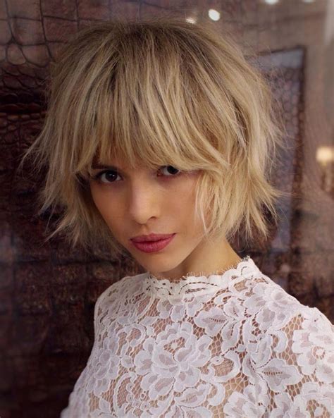 20 Inspirations Short Chopped Bob Hairstyles With Straight Bangs