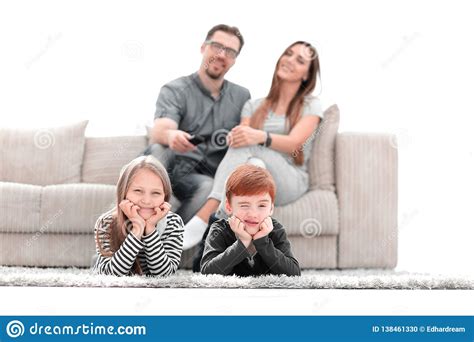 Zum verschönern und reparieren von teppichkanten. Abschluss Oben Wenig Bruder Und Schwester, Die Auf Dem ...