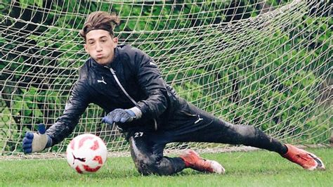 Amatör küme ve 3'üncü lig'den birçok genci direkt 1'inci lig'e transfer ederek hiç. Akhisarspor'dan Transfer Haberleri - Akhisarspor