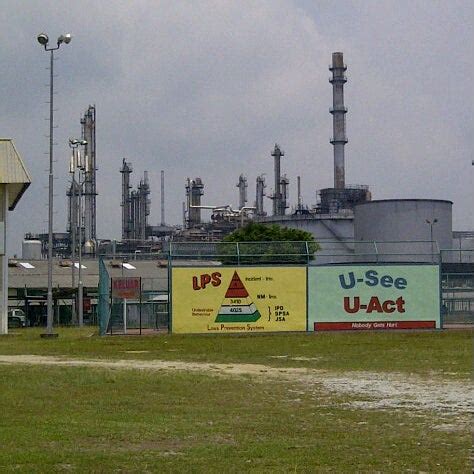 This infrastructure is of type crude_oil_refineries and category fuels and resources with a design capacity of 86000 bbl/day. PETRON Port Dickson Refinery - 2 tips from 298 visitors