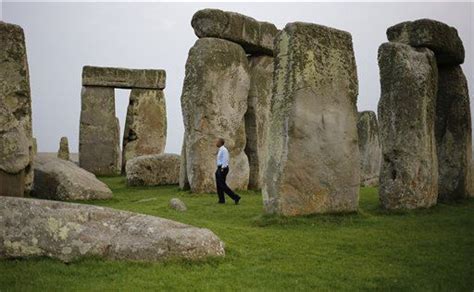 Theres A Giant Super Henge Underneath Stonehenge