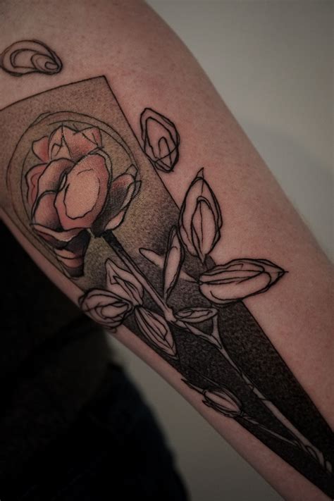 Graphic Rose Tattoo Rose Tattoo Portrait Tattoo Black And Grey