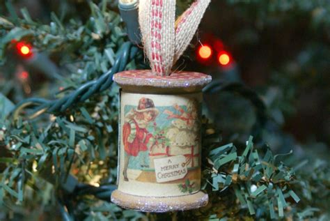 This Diy Vintage Wooden Spool Ornament Is Easy To Make And Will Look