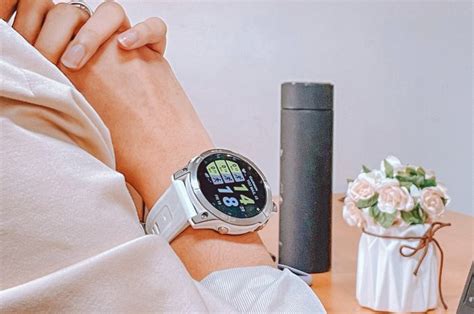 Rekomendasi Smartwatch Bikin Tampilan Outfit Ke Kantor Keren Ada