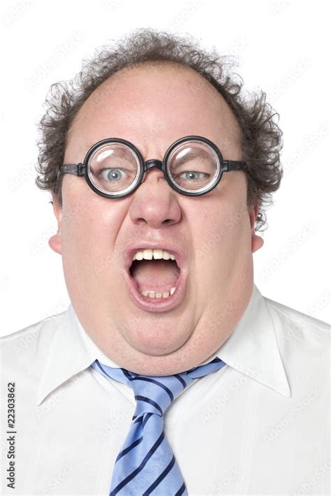 homme obèse grosses lunettes hurlant photos adobe stock