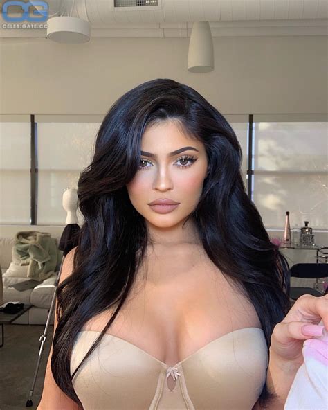 Kylie Jenner Nackt Nacktbilder Playbabe Nacktfotos Fakes Oben Ohne