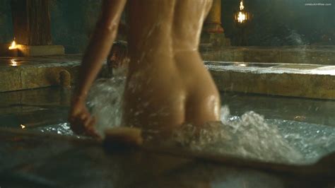 Gwendoline Christie Desnuda En Game Of Thrones