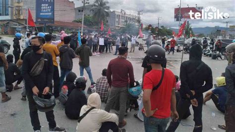 Jokowi Hadir Di Kendari Ratusan Pemuda Demo Tolak Munas Kadin Telisik Id