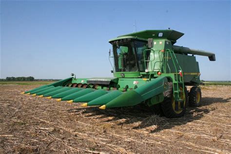 Viewing A Thread 9870 With 8 Row Corn Head