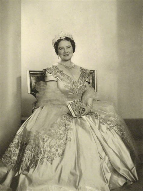 Read a detailed account about queen elizabeth i. Photo by Dorothy Wilding in 1954 of Dowager Queen ...