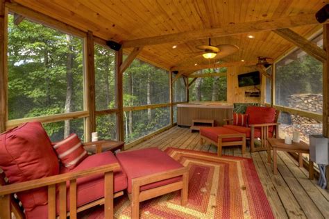 Unique rentals · traveller reviews · mobile app Toccoa Mist in Blue Ridge - North Georgia Cabin Rental