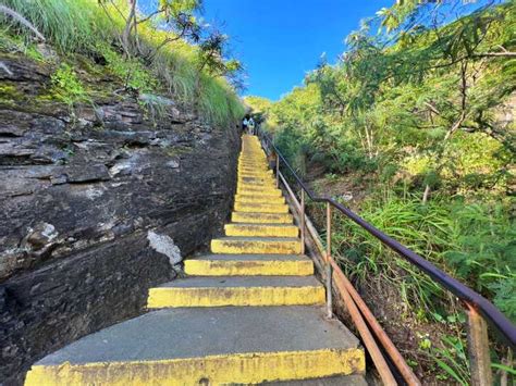 Oahu Diamond Head Crater Hike And North Shore Experience Getyourguide