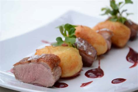 01.05.2019 · the other reason to cook duck breast at home, besides it being delicious, is that duck is a nice poultry alternative for guests who don't eat red meat. How To Cook Duck (Duck Recipes) | Simple. Tasty. Good.