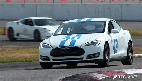 Donner mon avis sur ps3. Video Tesla Model S put to the test on famed NASCAR track