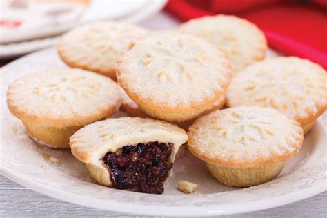 Embrace christmas traditions from around the world this year with these international christmas foods, from roast pig to saffron buns. Traditional Christmas Foods of England Taste Good Here, Too