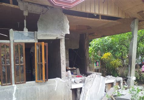 Davao del sur pdrrmo's christopher tan clarifies to cnn philippines that two are confirmed dead while four others are still trapped inside the southern trade grocery store in padada town. Earthquakes in Mindanao to last for months — Phivolcs ...