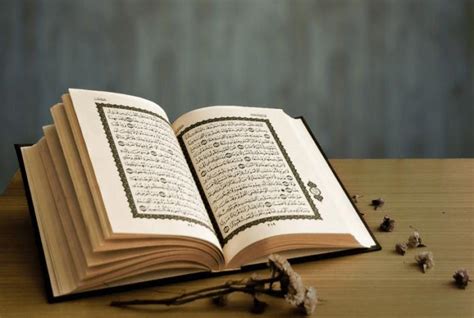 Allah swt menurunkan al quran kepada nabi muhammad. Pembagian Surat dalam al-Quran