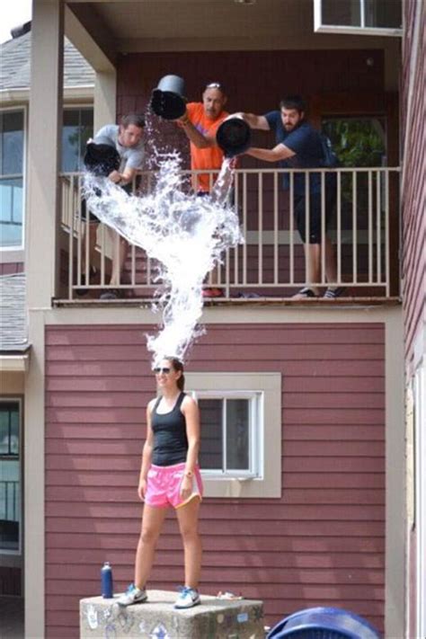 Perfectly Timed Photos 45 Pics