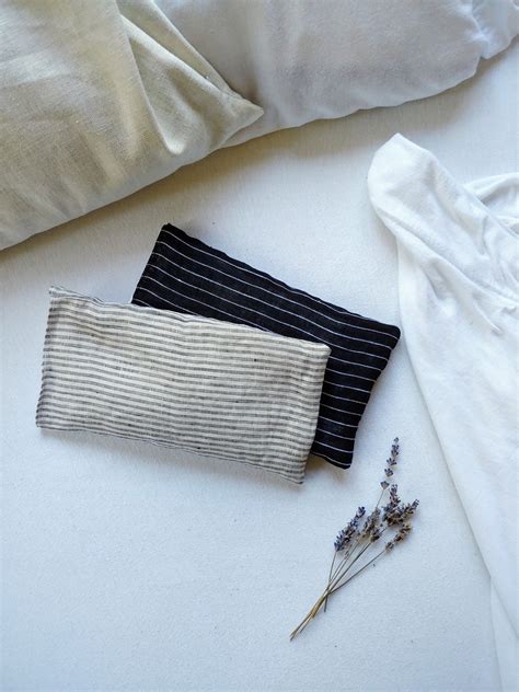 Make yourself some weighted eye pillows that are sure to make you feel pampered in your own home. Aromatherapy Eye Pillow | Etsy | Eye pillows, Aromatherapy, Lavender chamomile