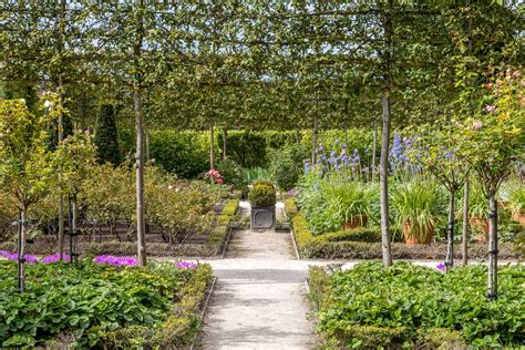 I believe in personal service with excellent customer care. Alnwick Garden - Andrews Walks
