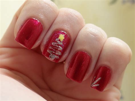 Para reducir los riesgos de llevar este tipo de uñas presta obsequia a tus seres queridos y amantes del deporte regalos fitness para navidad. uñas-navidad-paso-a-paso-2 ⋆ Diseños de uñas decoradas