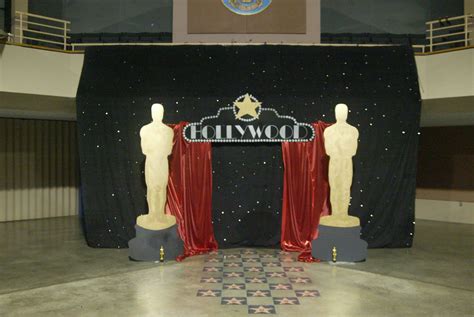 Dance themes prom themes hollywood night hollywood party hollywood sweet 16 hollywood stars oscar verleihung les oscars stumps party. Night at the Oscars 2014 | Hollywood theme party ...